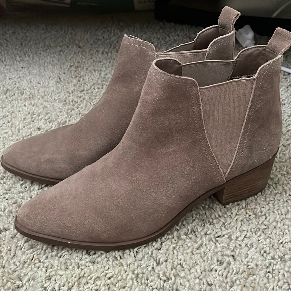 Dolce Vita Womens Ankle booties